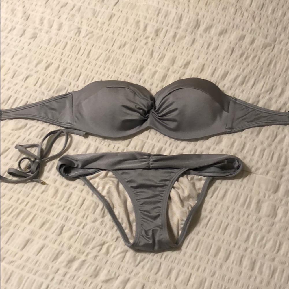 ❣️ Barely Worn Victoria Secret Swim Suit!! ❣️